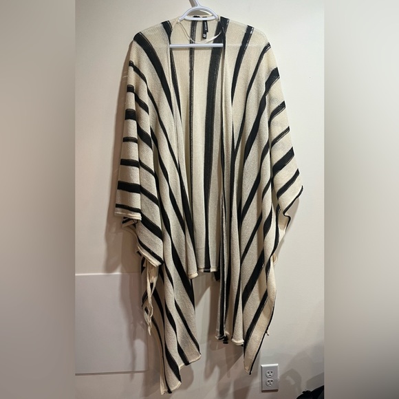 Torrid Ivory & Black Stripe Ruana cardigan - Picture 5 of 11